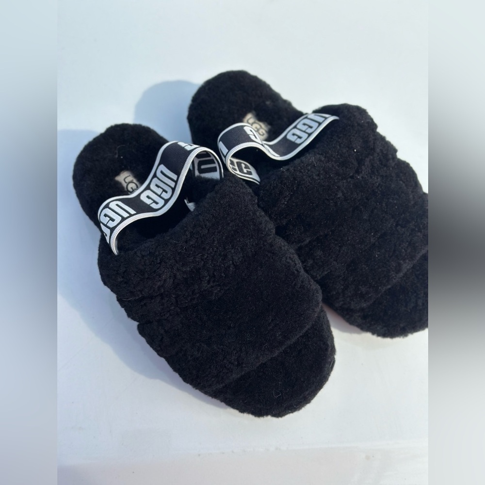 Slippers - Picture 3 of 3
